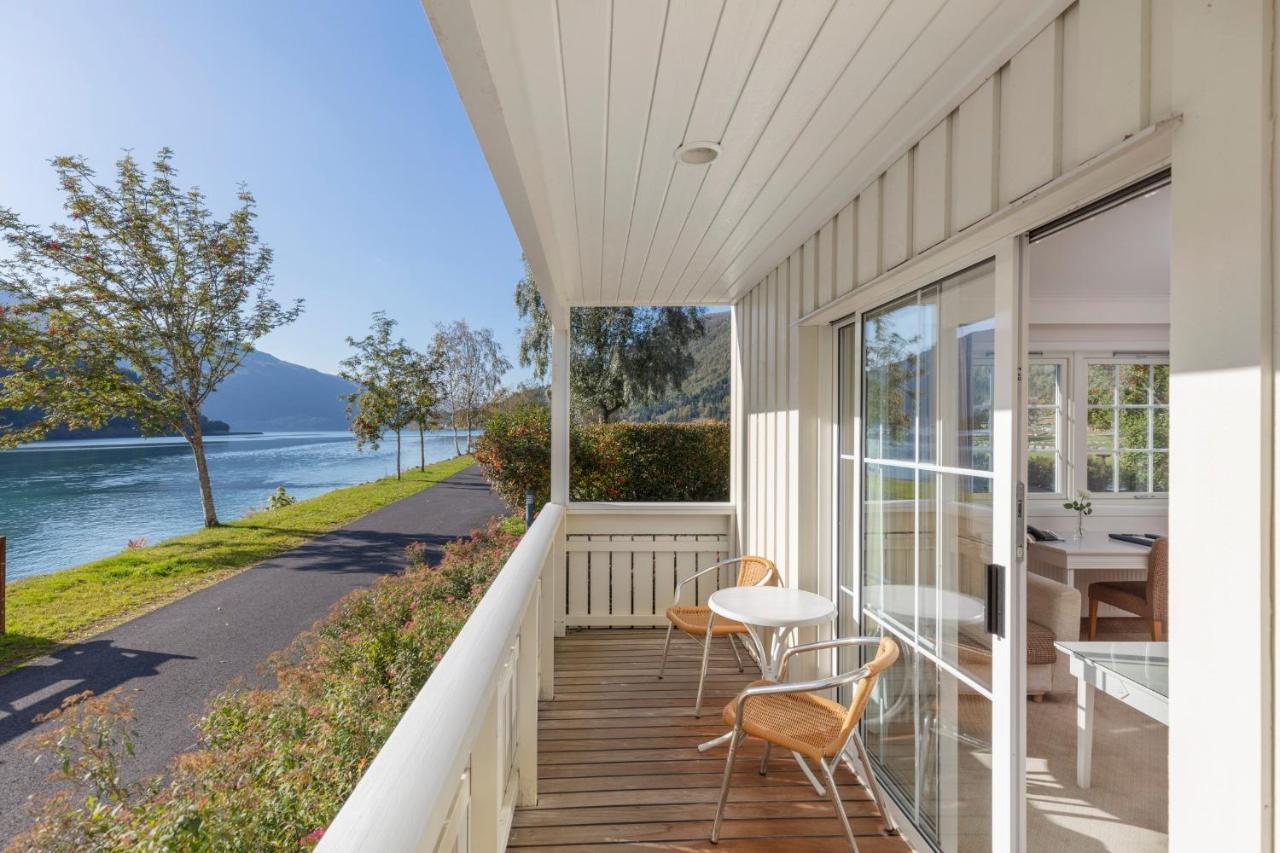 Hotel Loenfjord Лоен Экстерьер фото