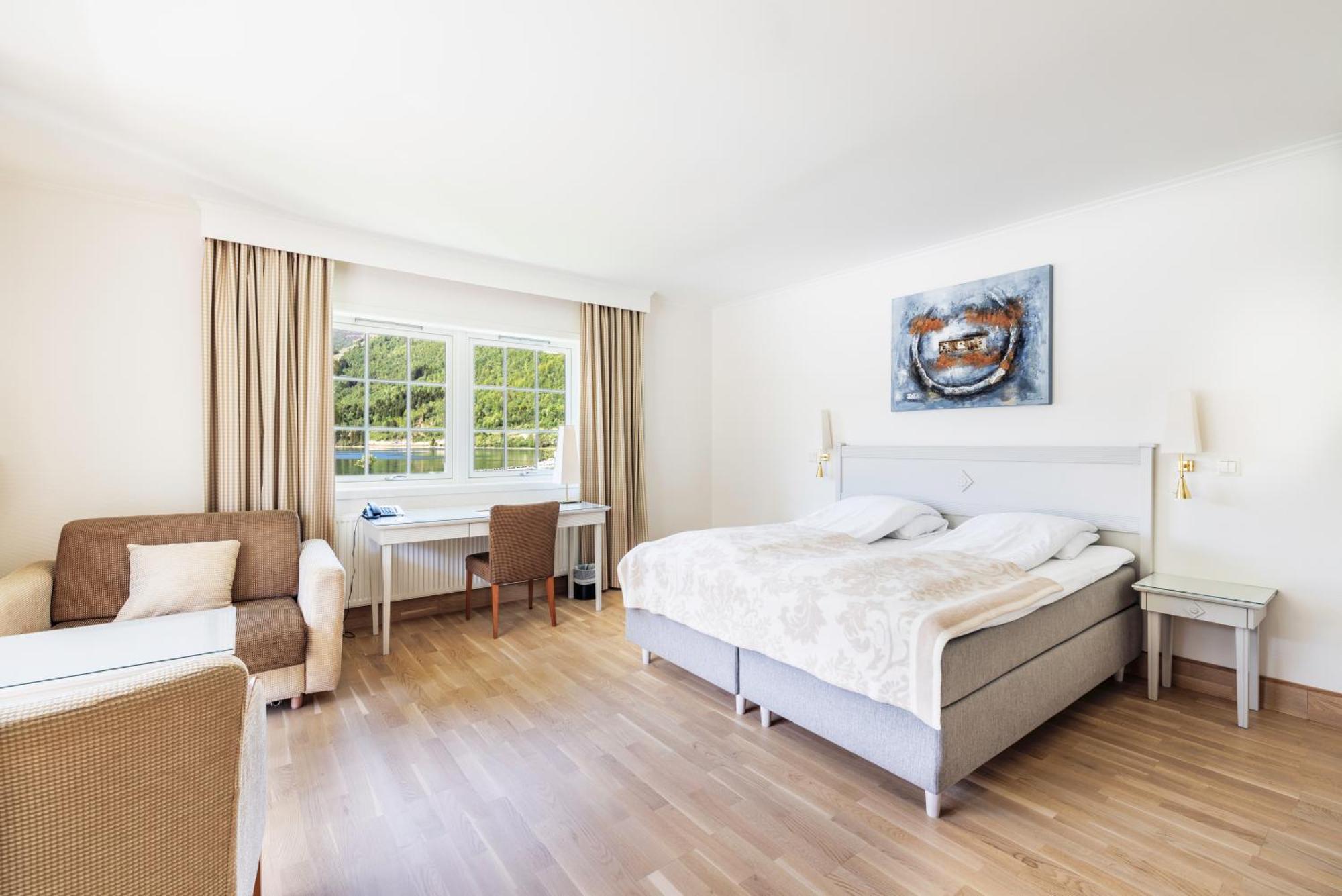 Hotel Loenfjord Лоен Экстерьер фото