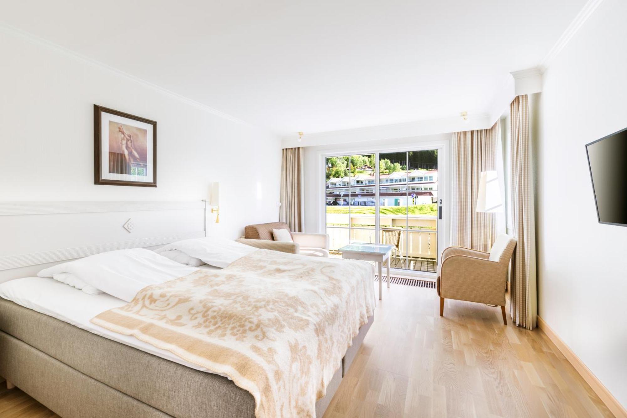 Hotel Loenfjord Лоен Экстерьер фото
