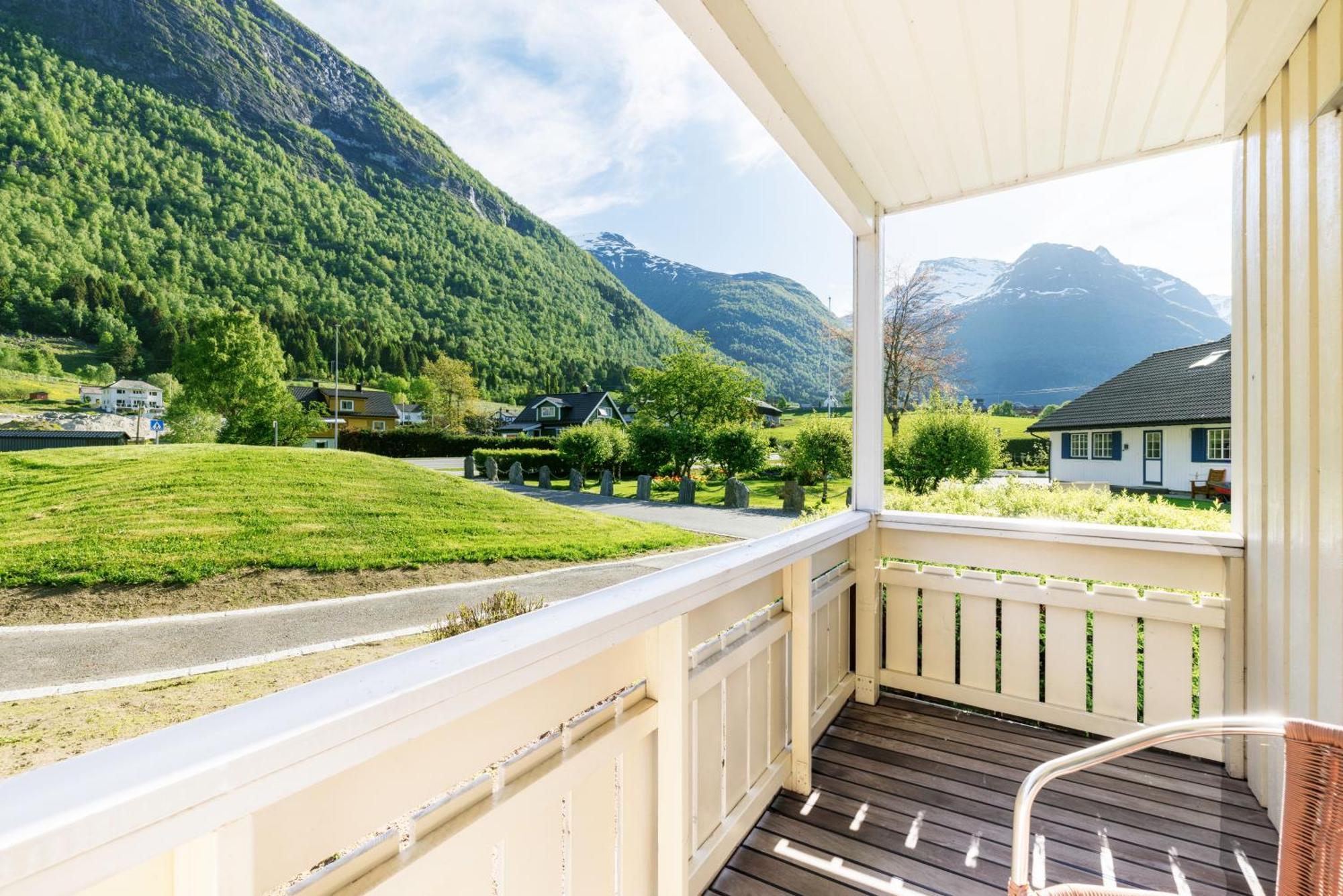 Hotel Loenfjord Лоен Экстерьер фото