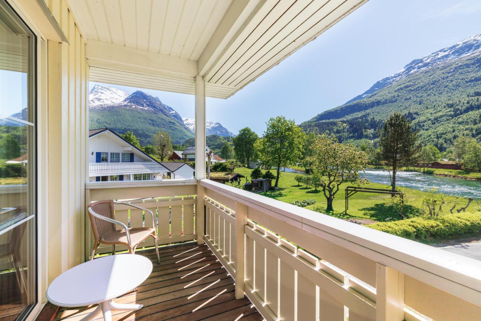 Hotel Loenfjord Лоен Экстерьер фото