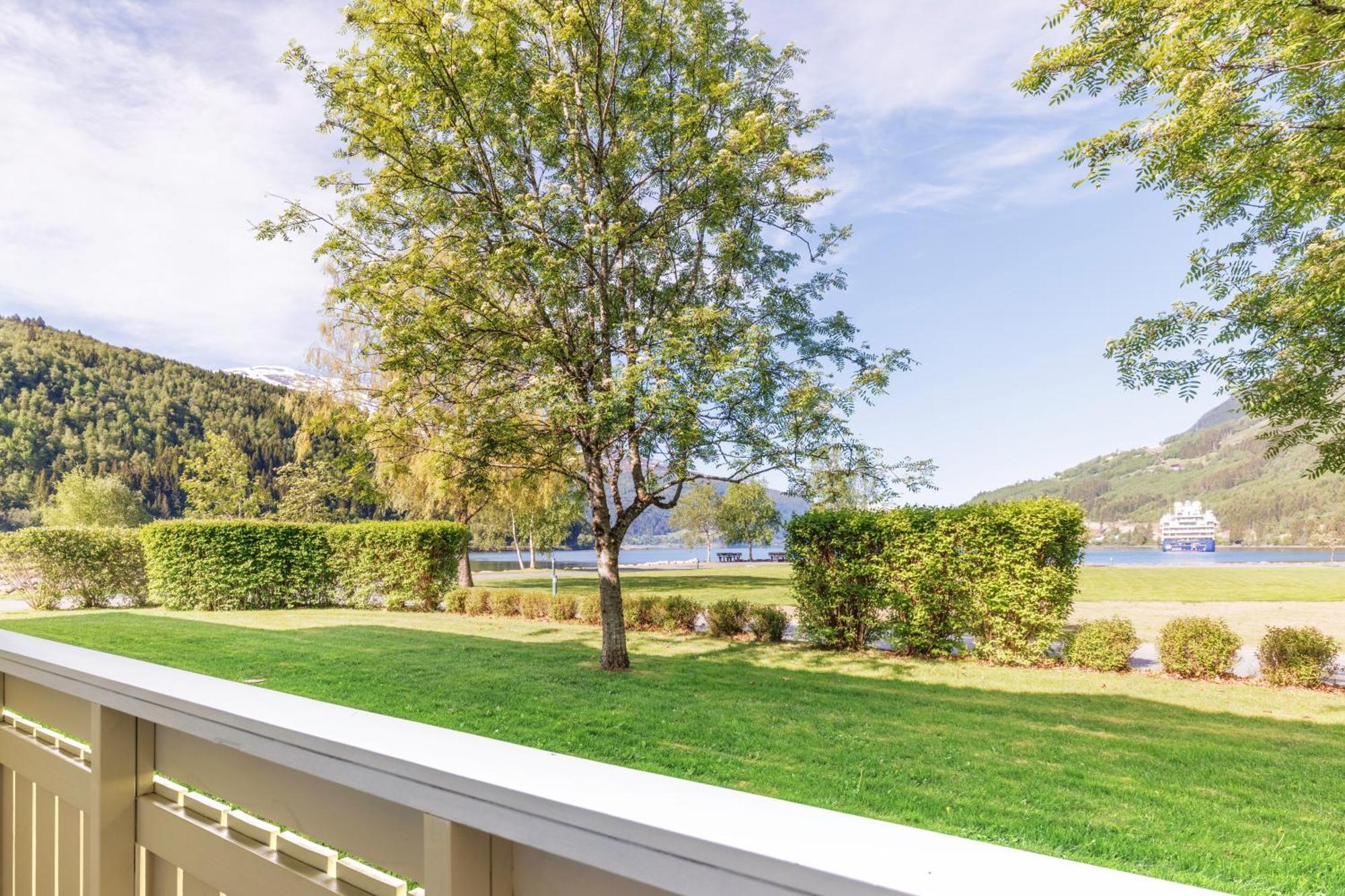 Hotel Loenfjord Лоен Экстерьер фото